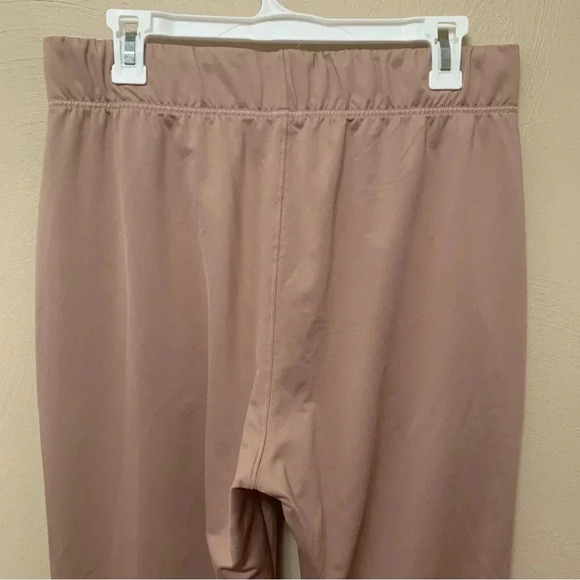Gymshark Recess Joggers in Taupe Size Large - Picture 6 of 10